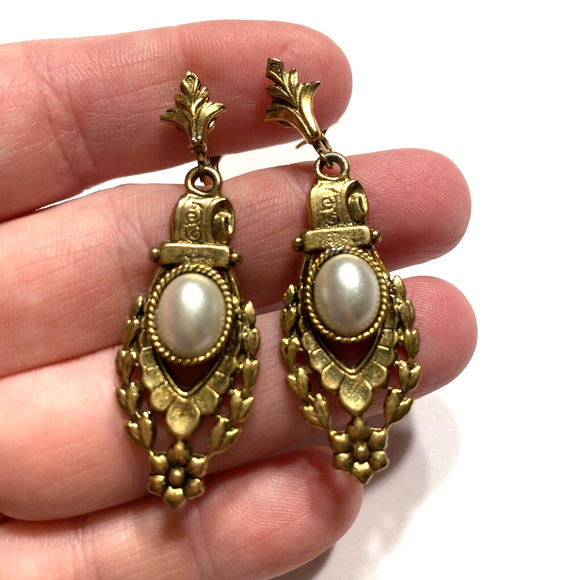 Vintage Dramatic Goldtone Faux Pearl Clip On Earrings Old Hollywood Dangle Drop - Picture 5 of 5